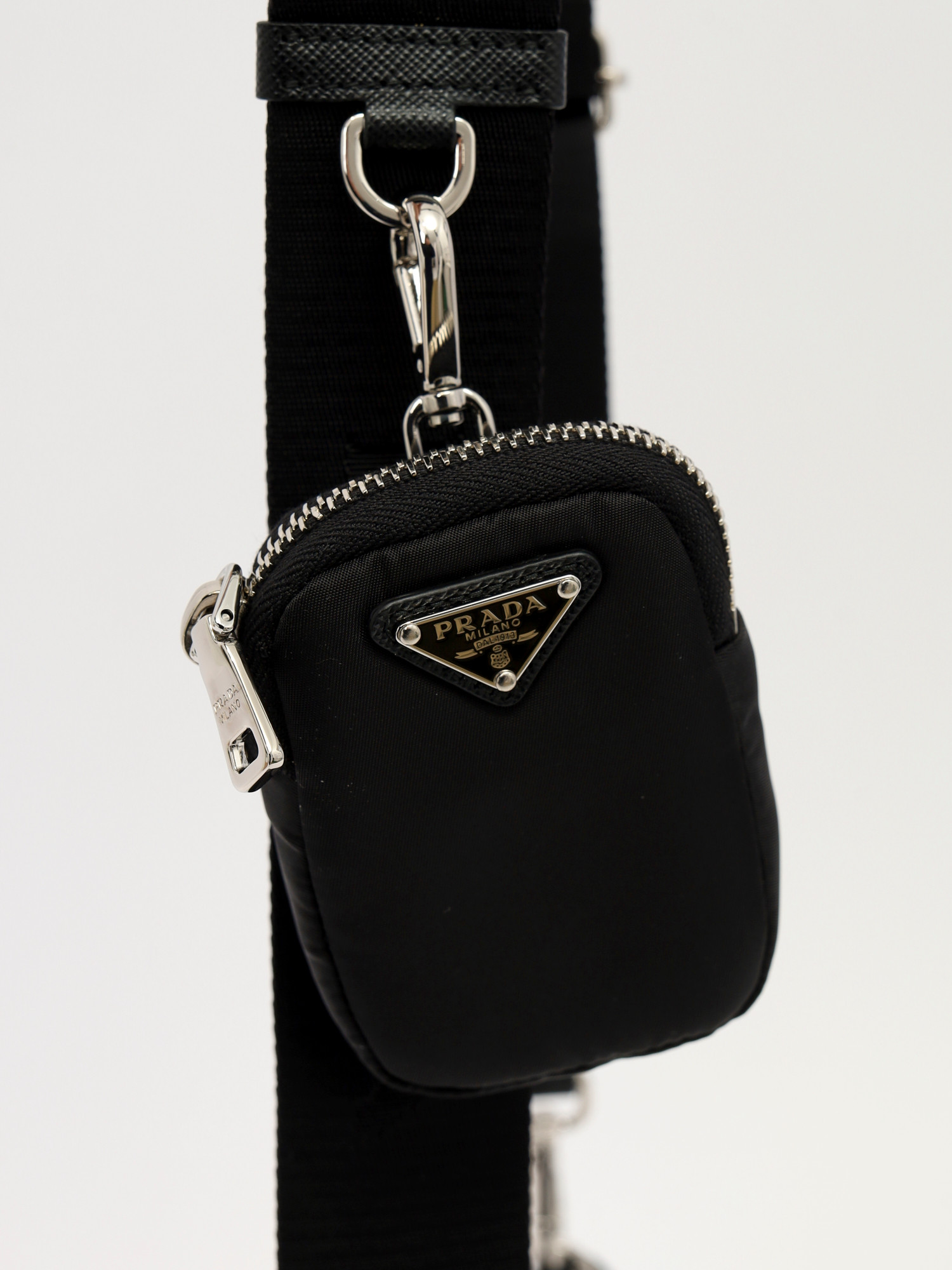 Prada Re-Edition 2005 9