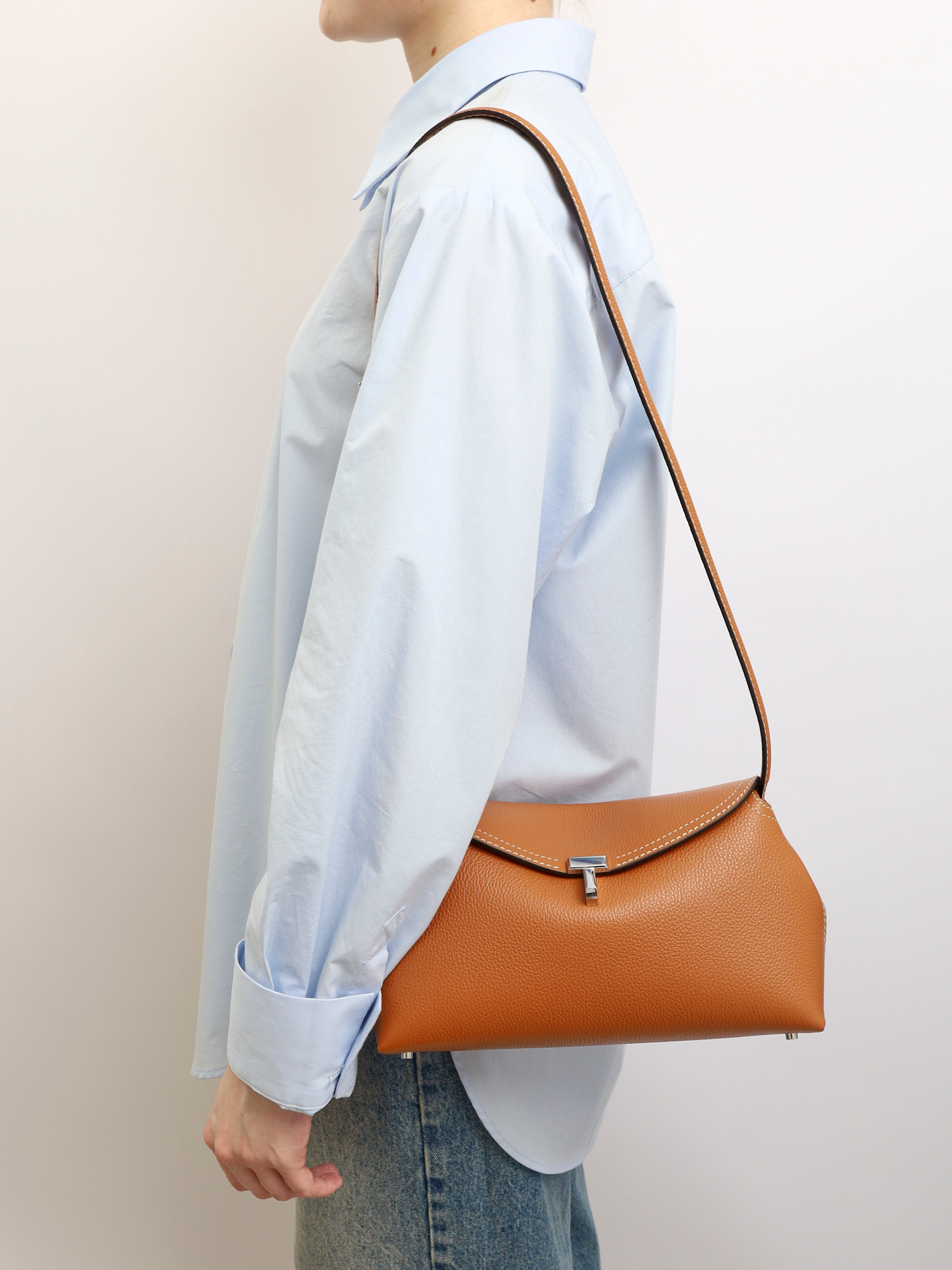 Сумки Toteme T-Lock изображение #2