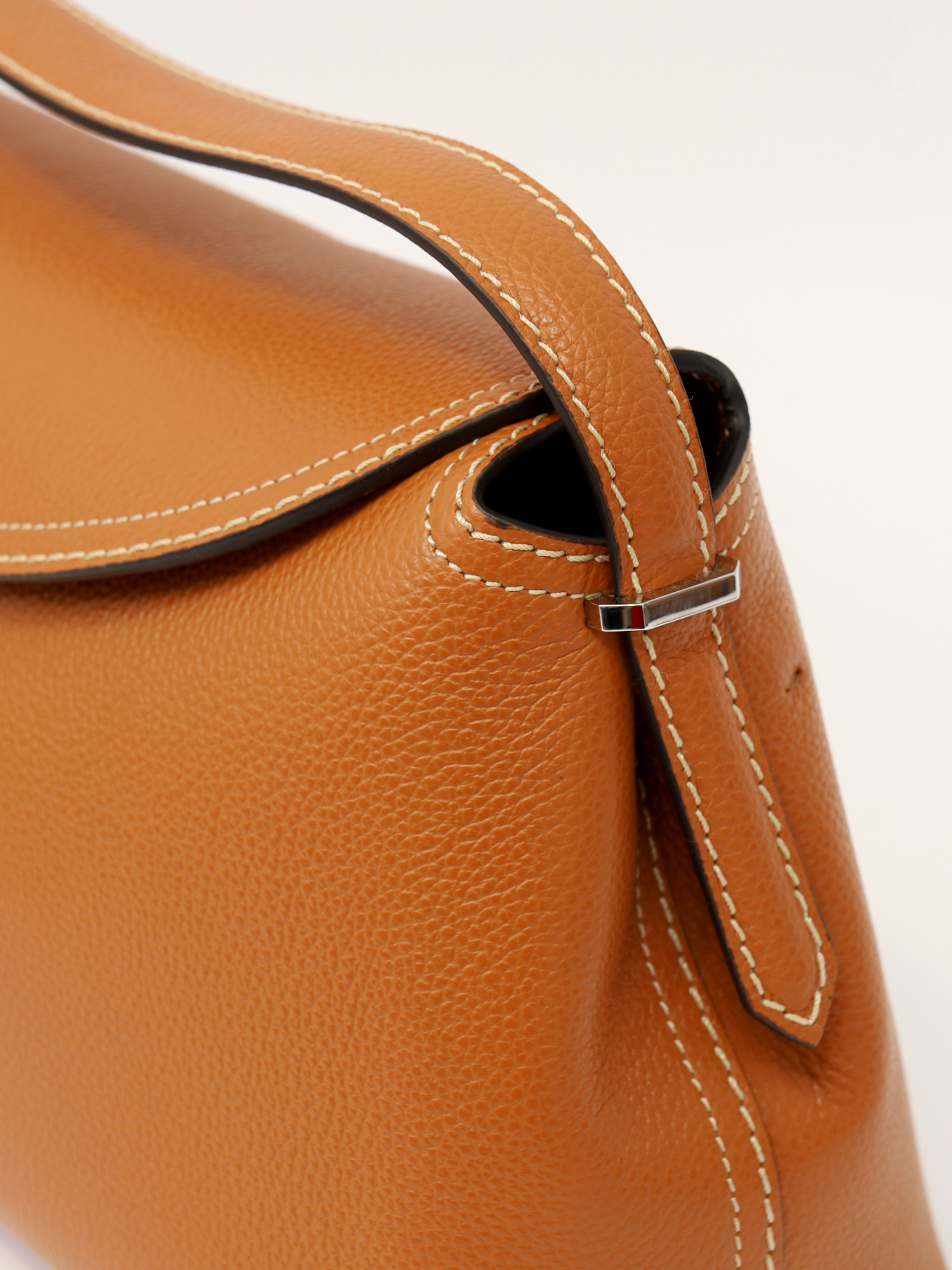 Сумки Toteme T-Lock изображение #7