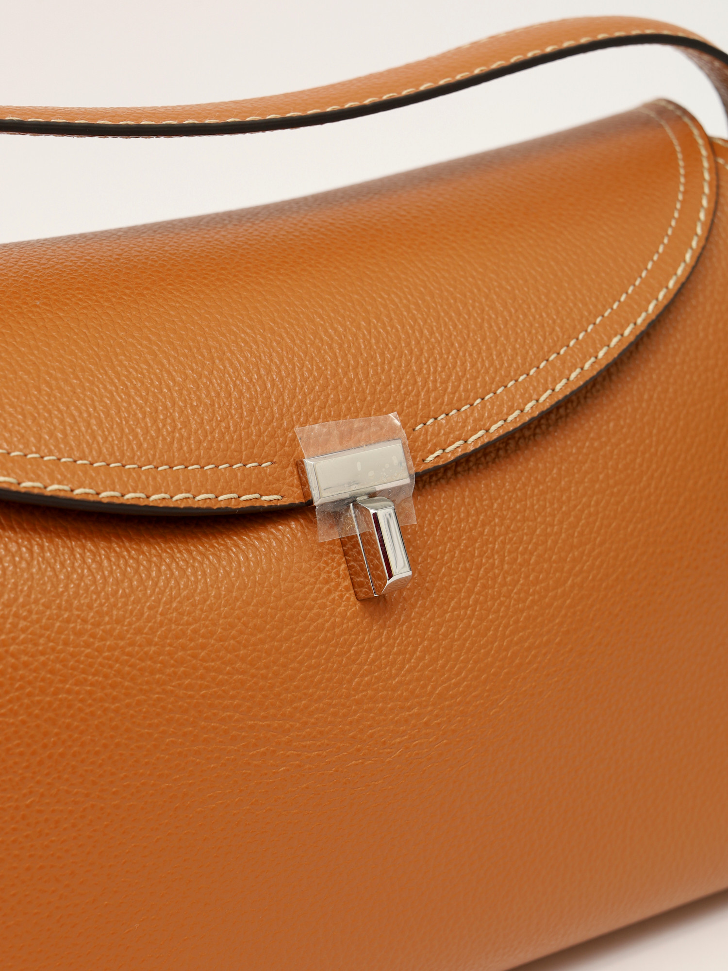 Сумки Toteme T-Lock изображение #5