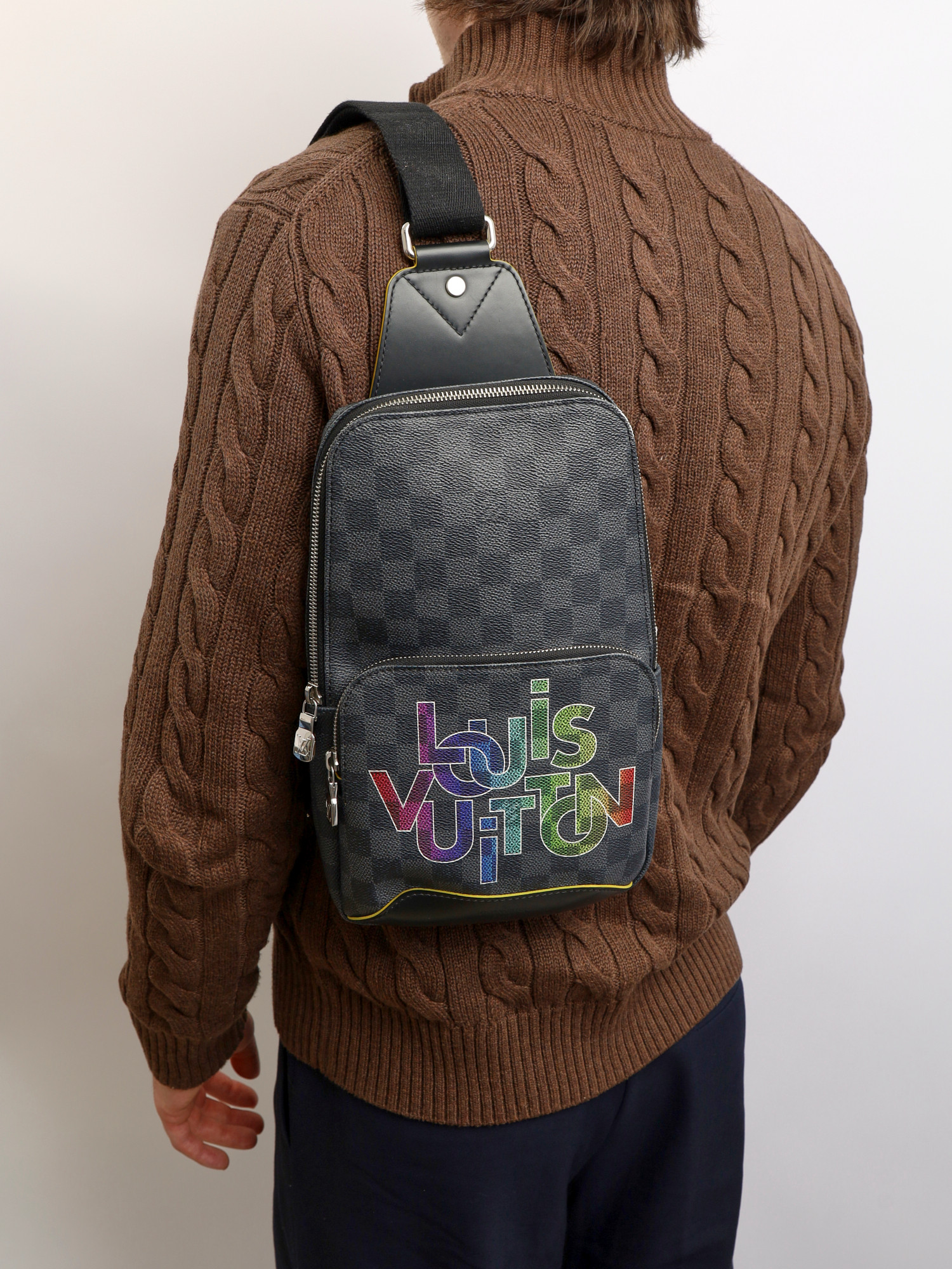 Louis Vuitton Avenue  2