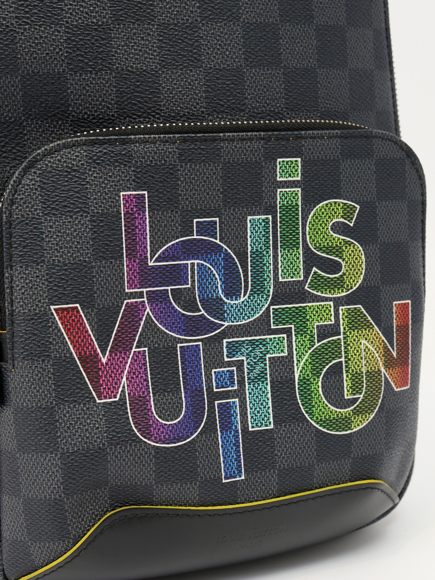 Louis Vuitton Avenue  5