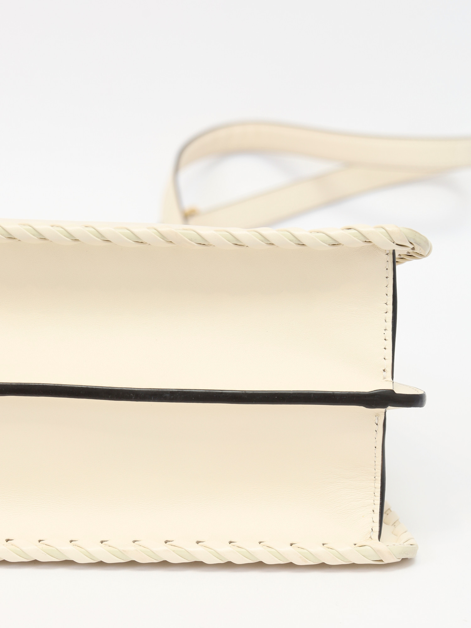 Сумки Fendi Peekaboo изображение #11