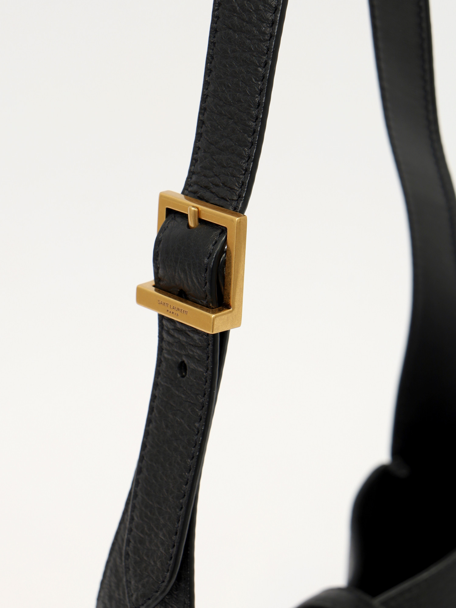 Saint Laurent Le 5 a 7 5