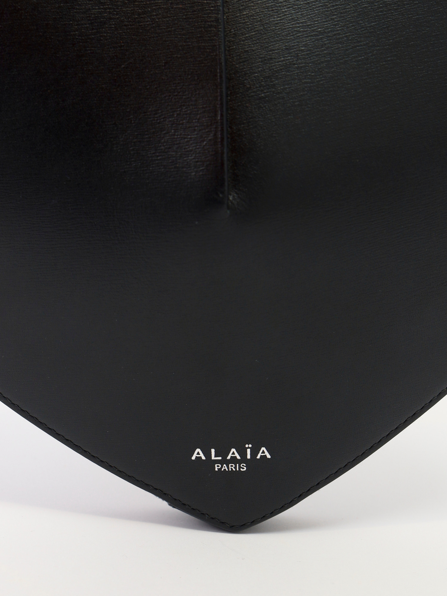 Сумки Alaia Le Cœur изображение #5