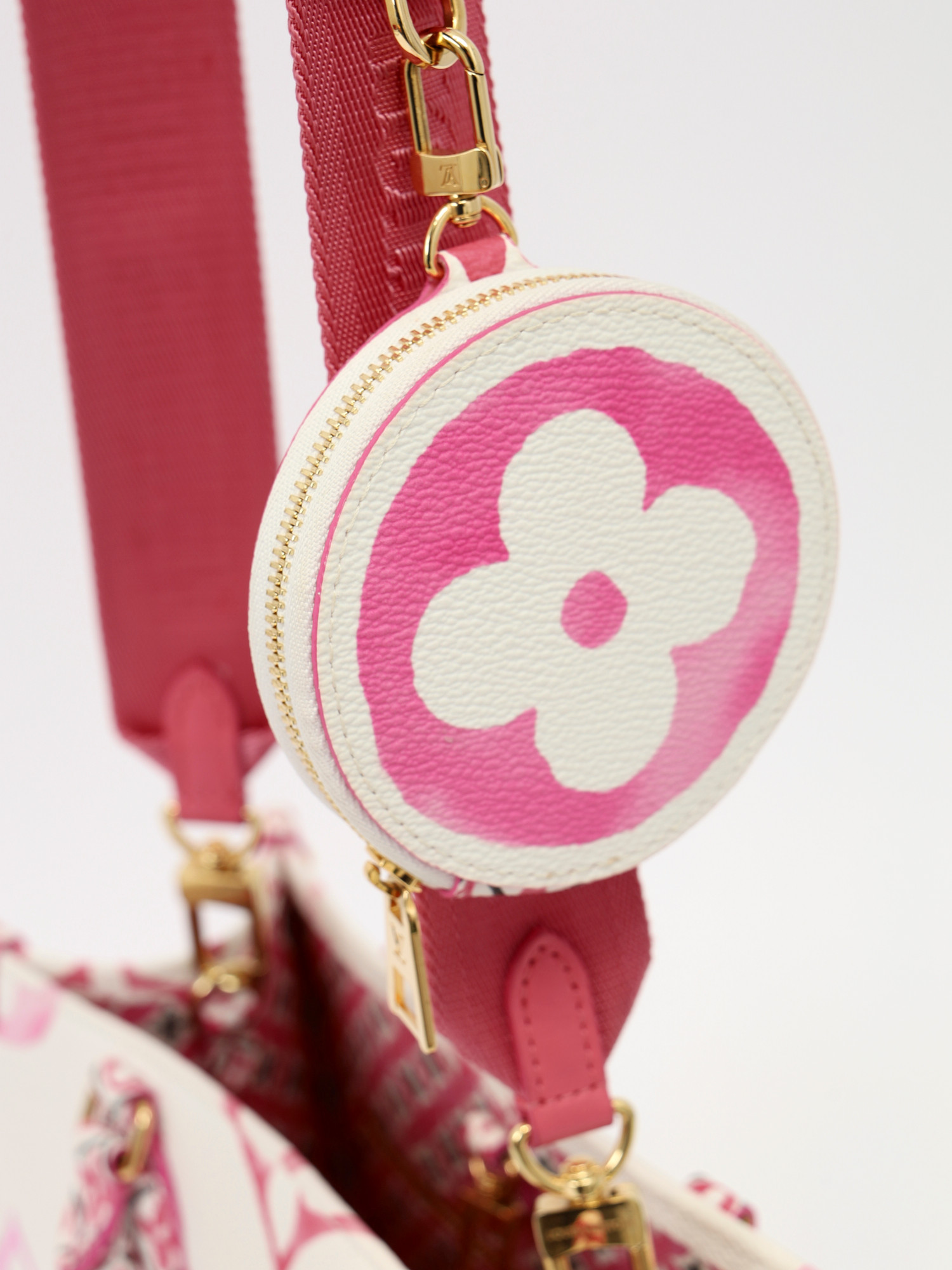 Сумки Louis Vuitton OnTheGo изображение #8
