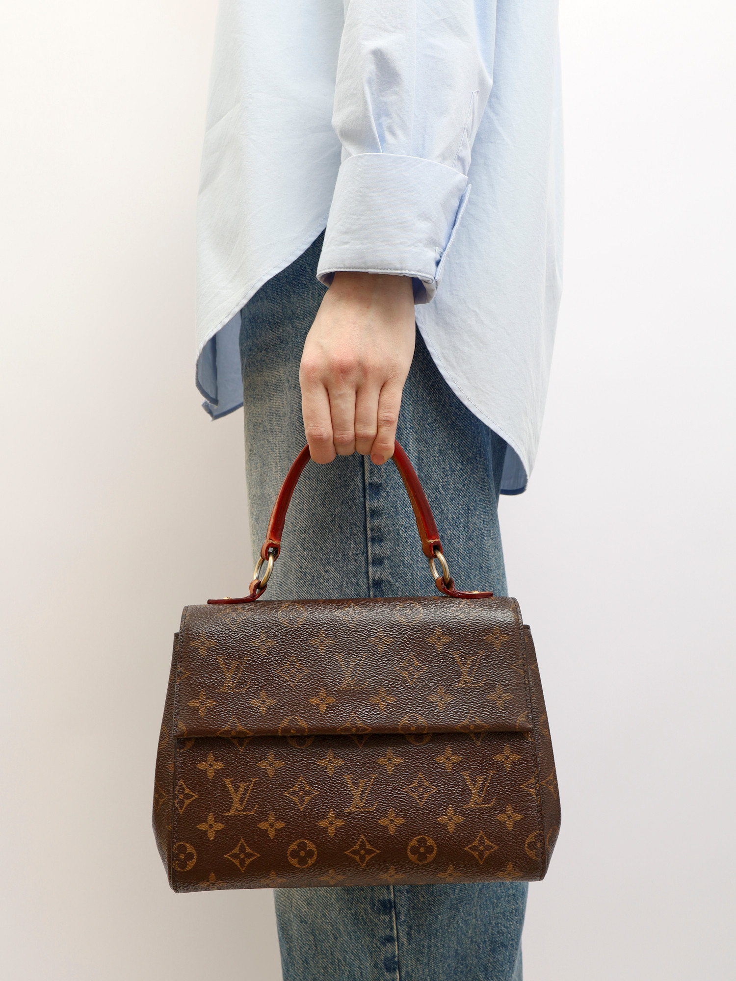Сумки Louis Vuitton Cluny изображение #2
