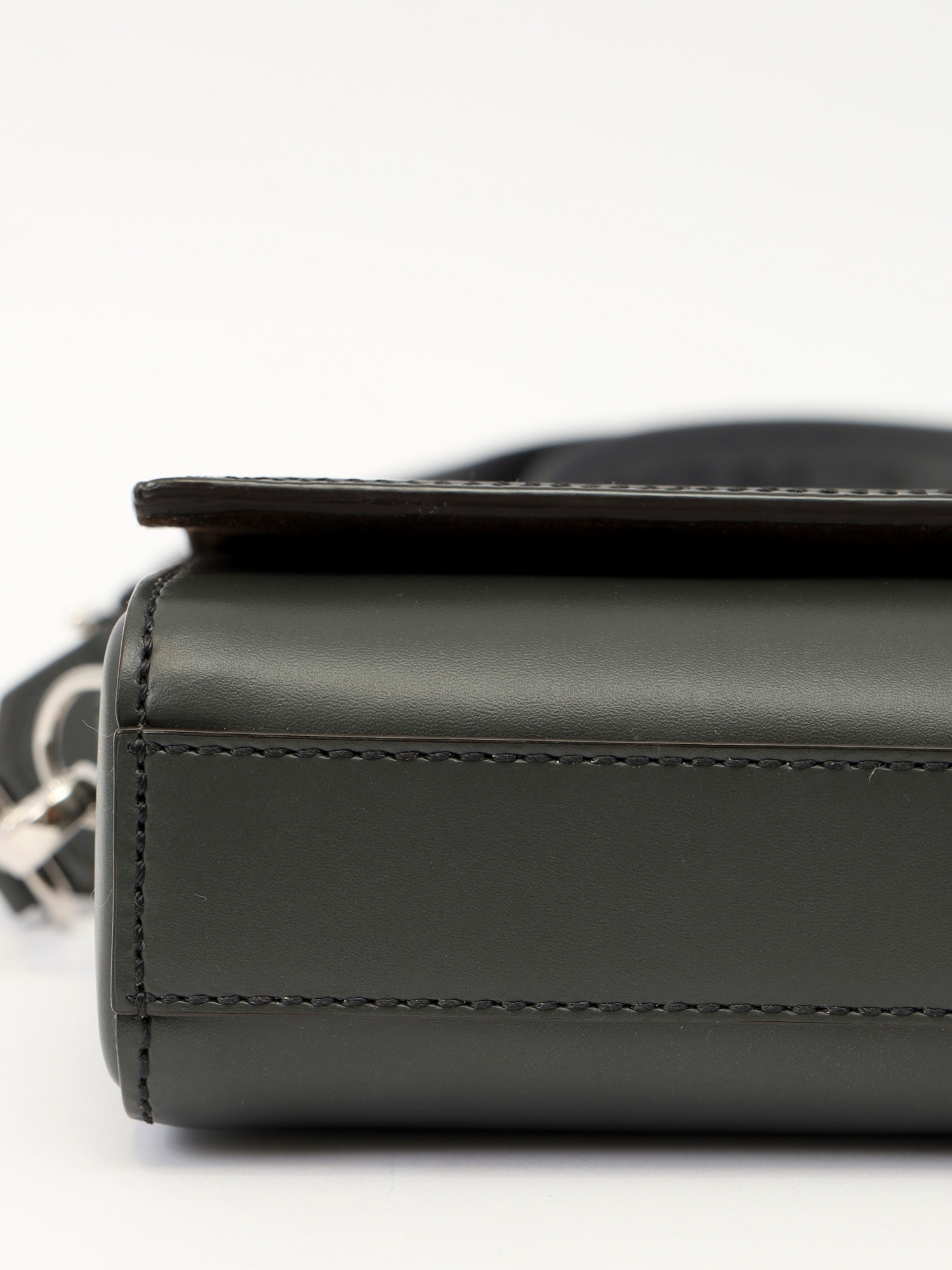 Сумки Fendi Leather Bag изображение #9