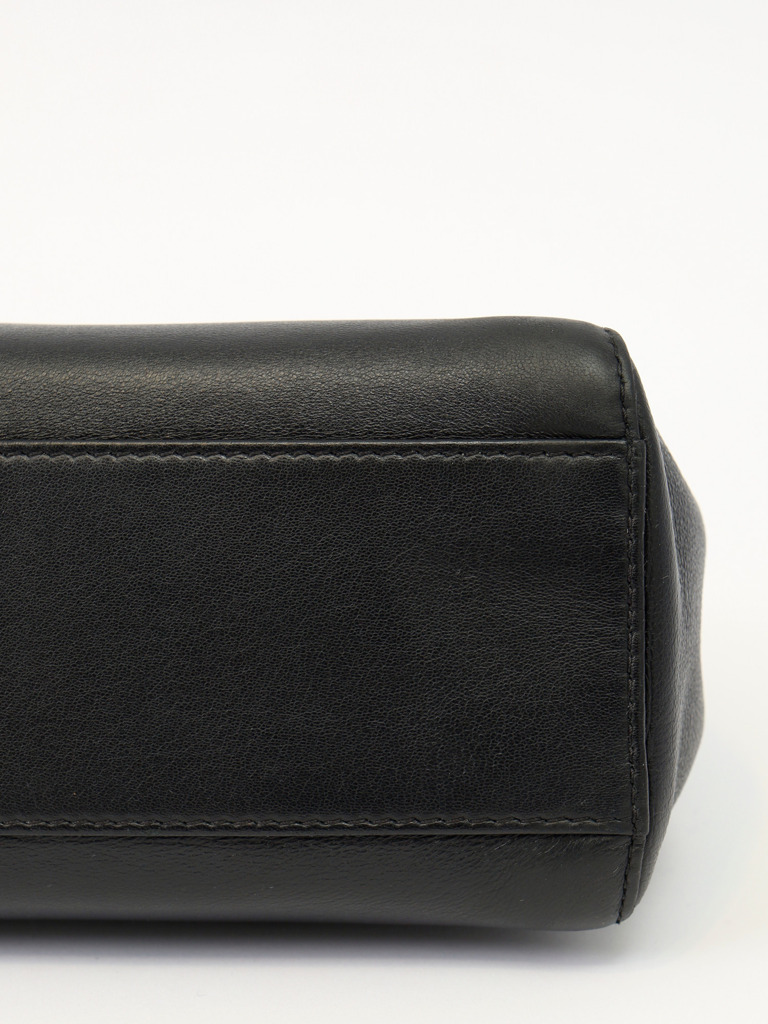 Сумки Fendi Peekaboo изображение #12
