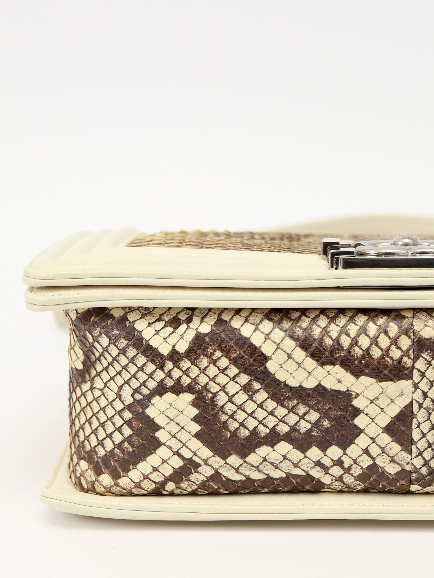 Сумки Chanel Boy изображение #9