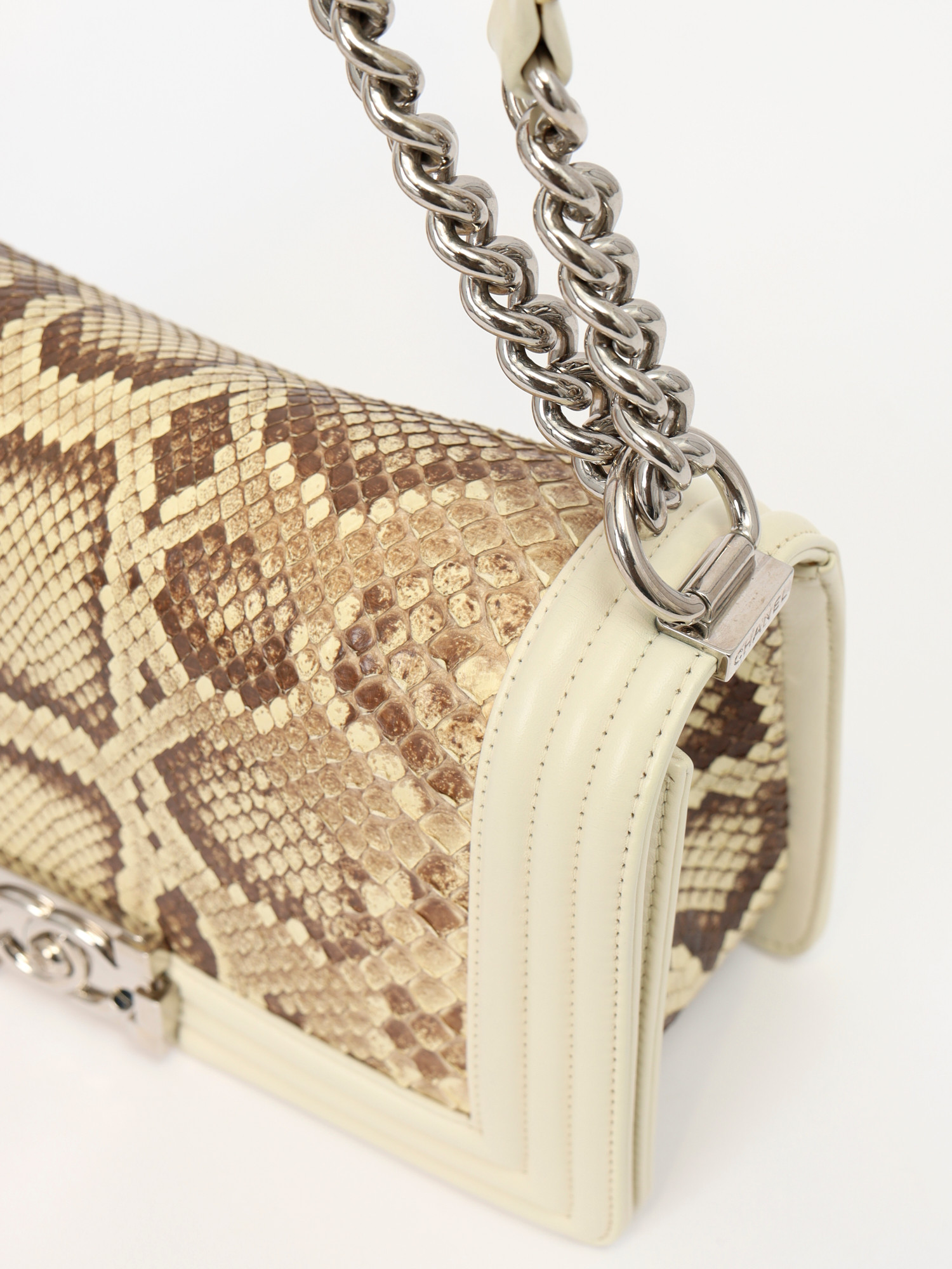 Сумки Chanel Boy изображение #8