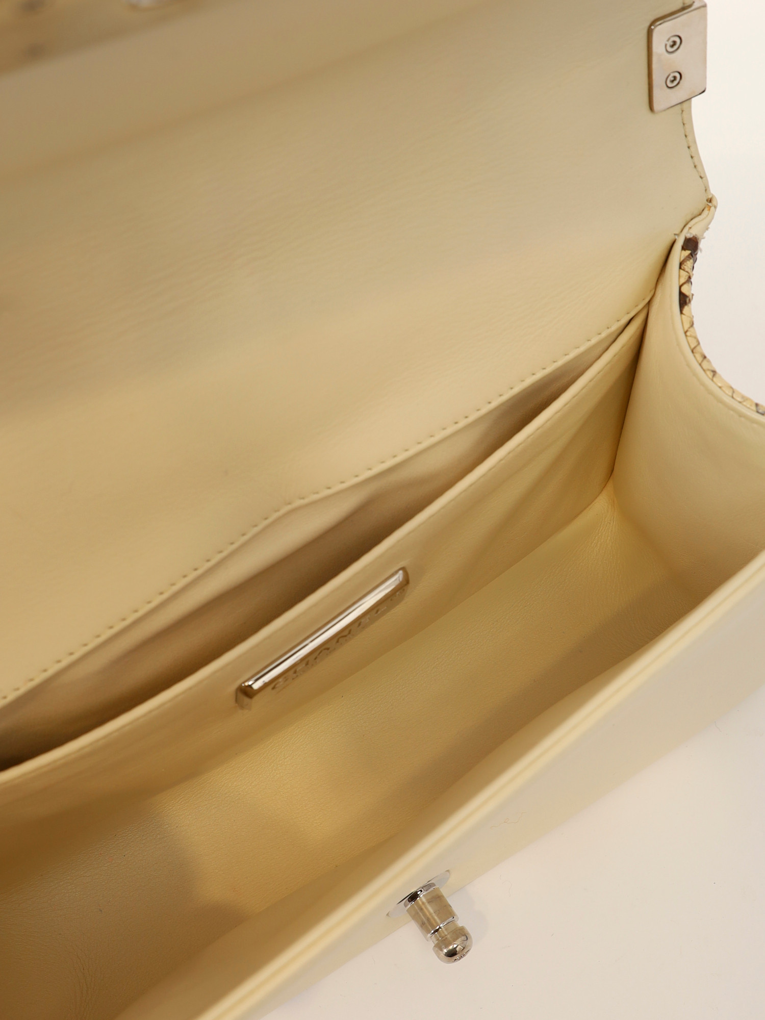 Сумки Chanel Boy изображение #11