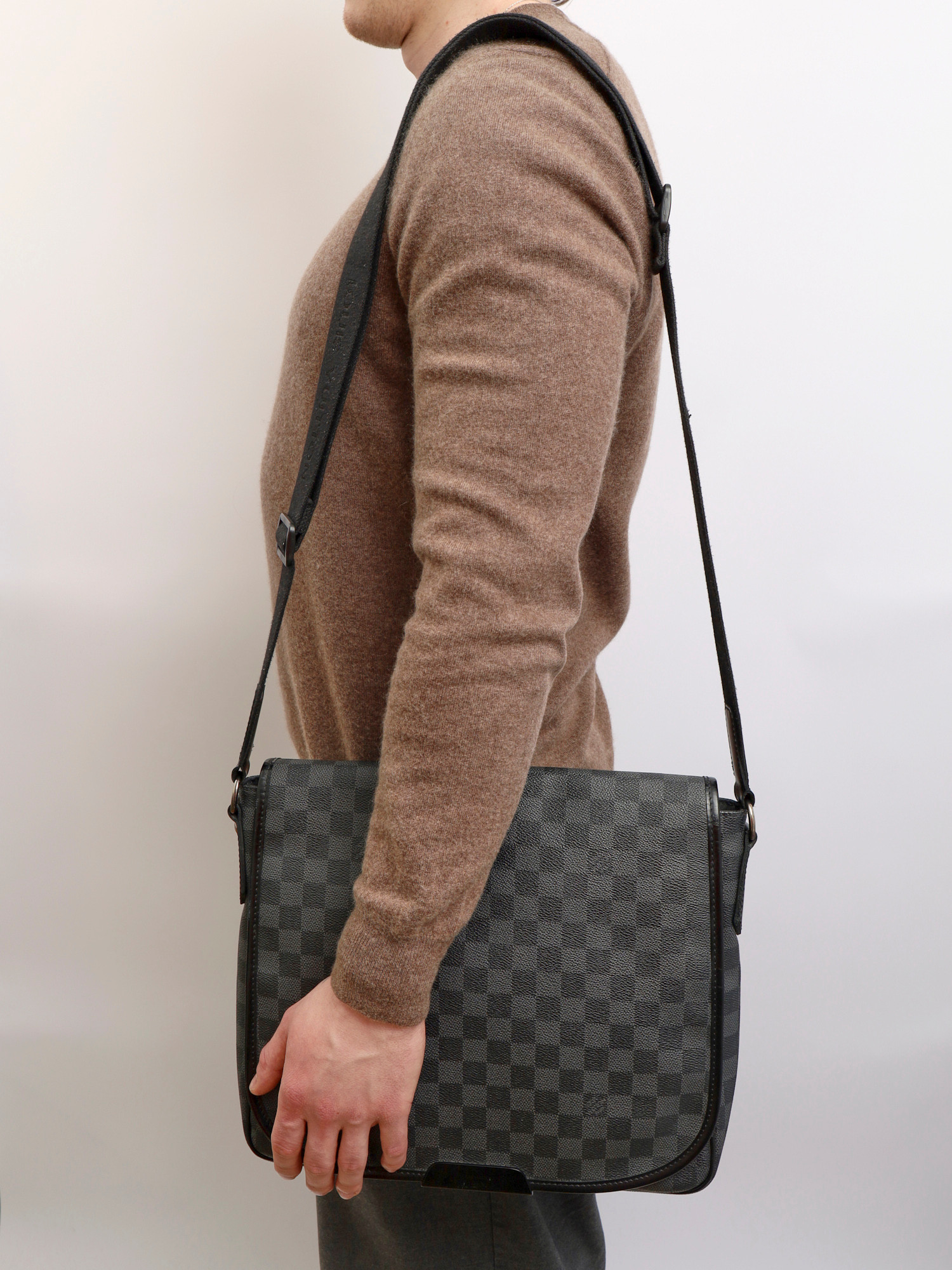 Louis Vuitton District  2