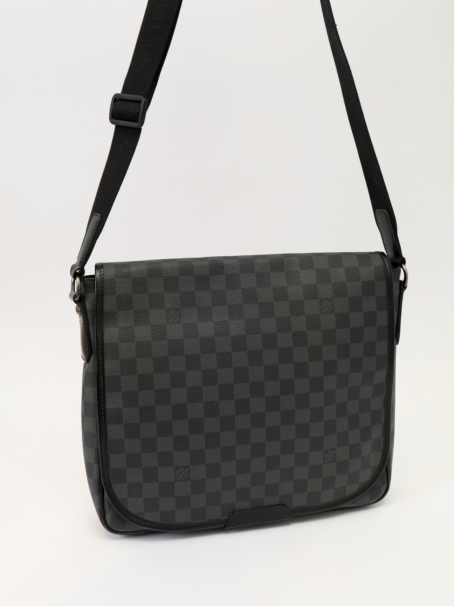 Louis Vuitton District  5