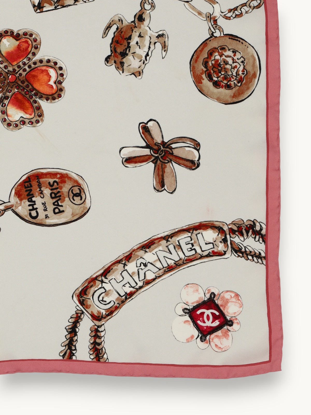 Аксессуары Chanel изображение #4