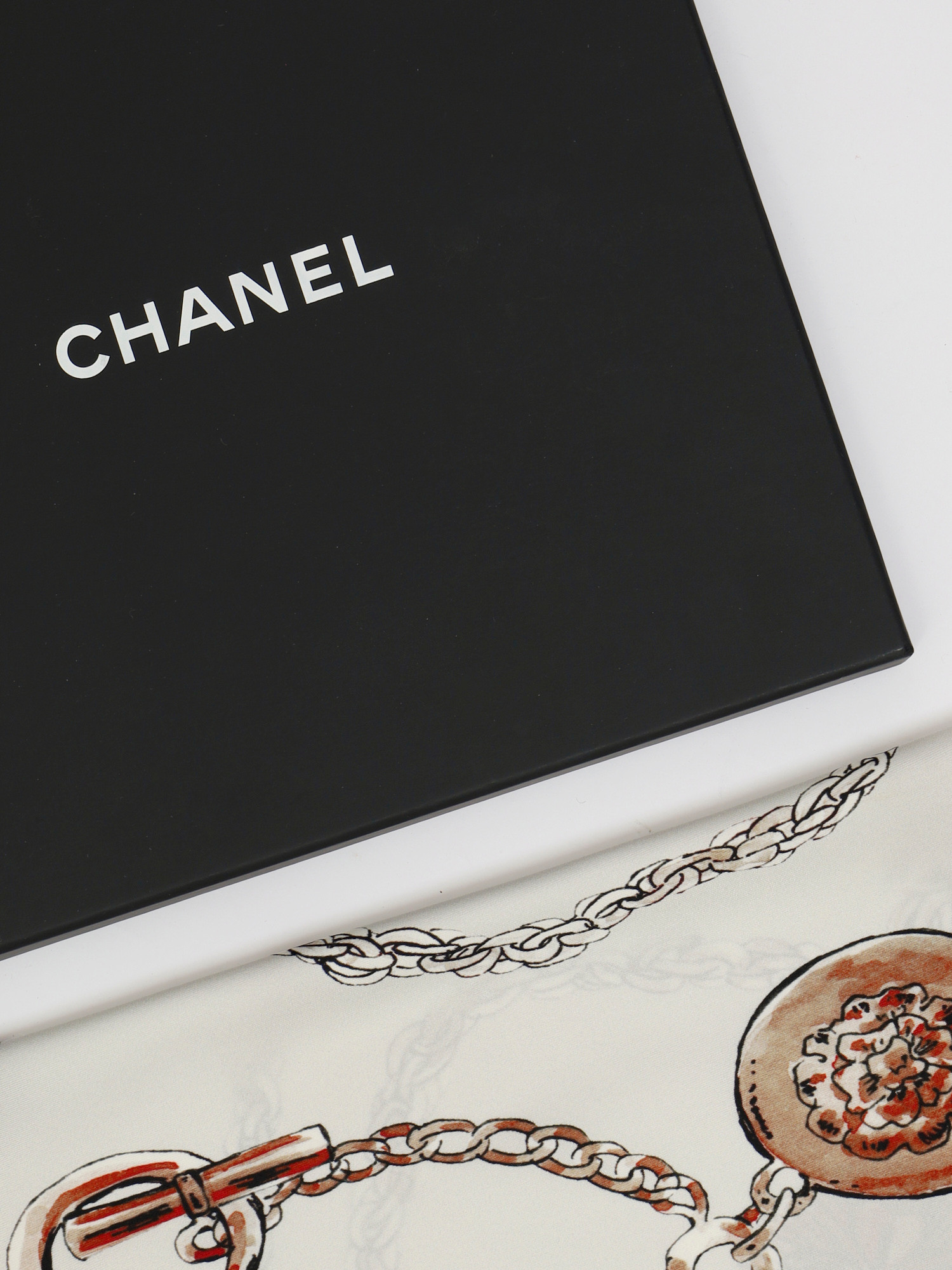 Аксессуары Chanel изображение #3