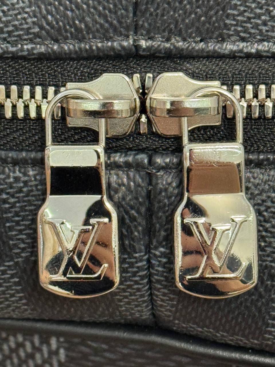 Сумки Louis Vuitton Campus изображение #6