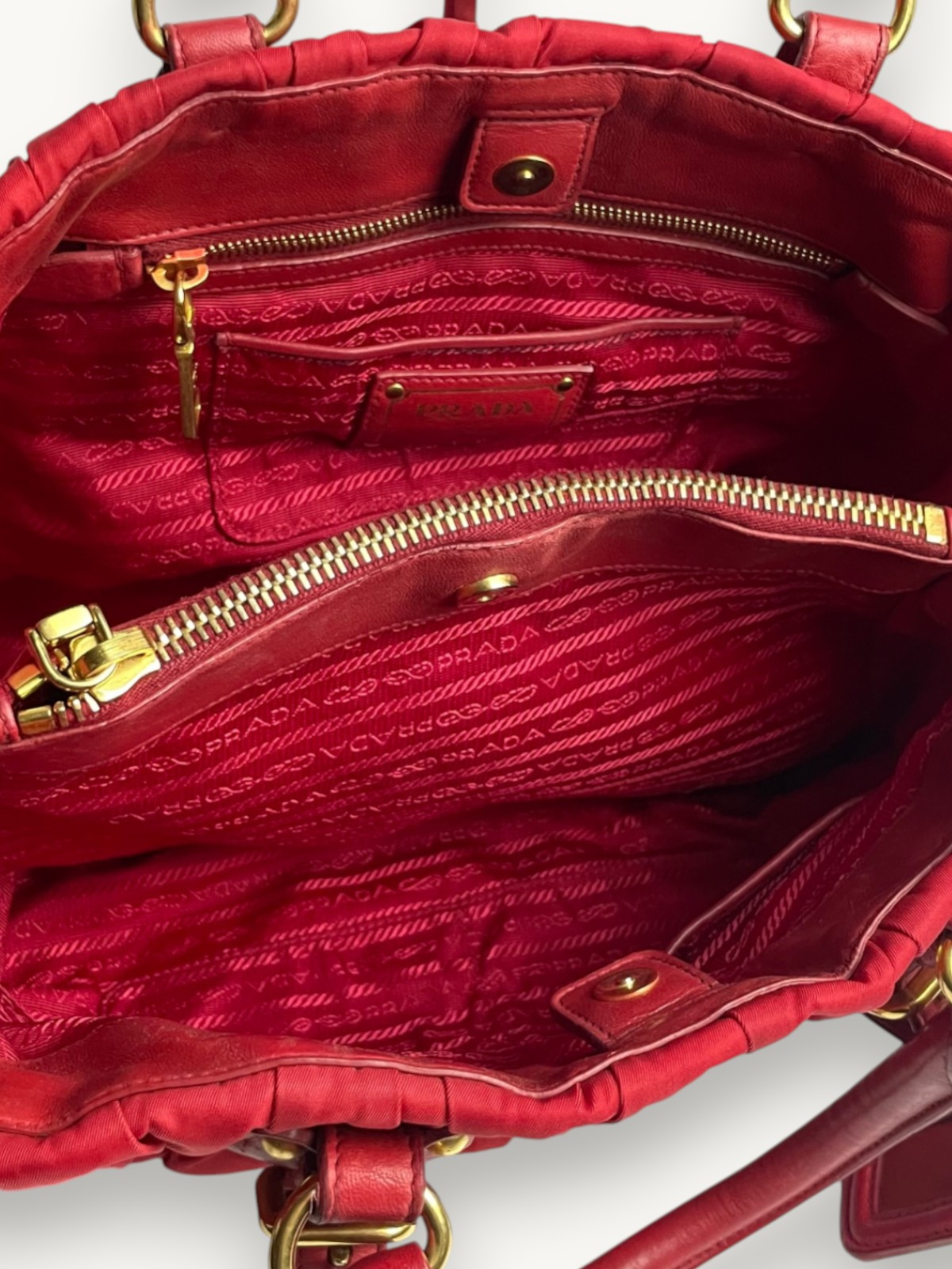 Сумки Prada Gaufre изображение #8