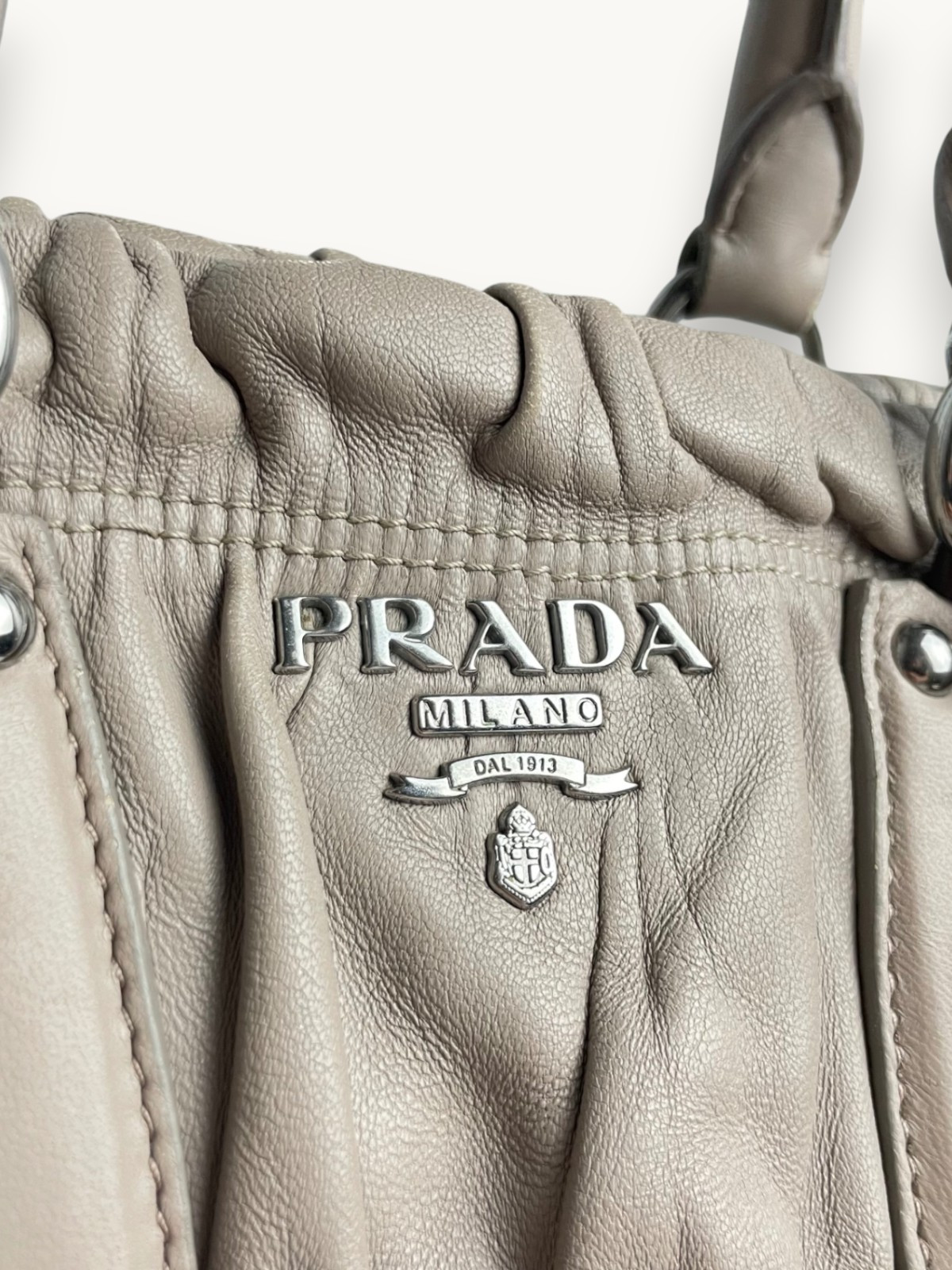 Сумки Prada Gaufre изображение #3