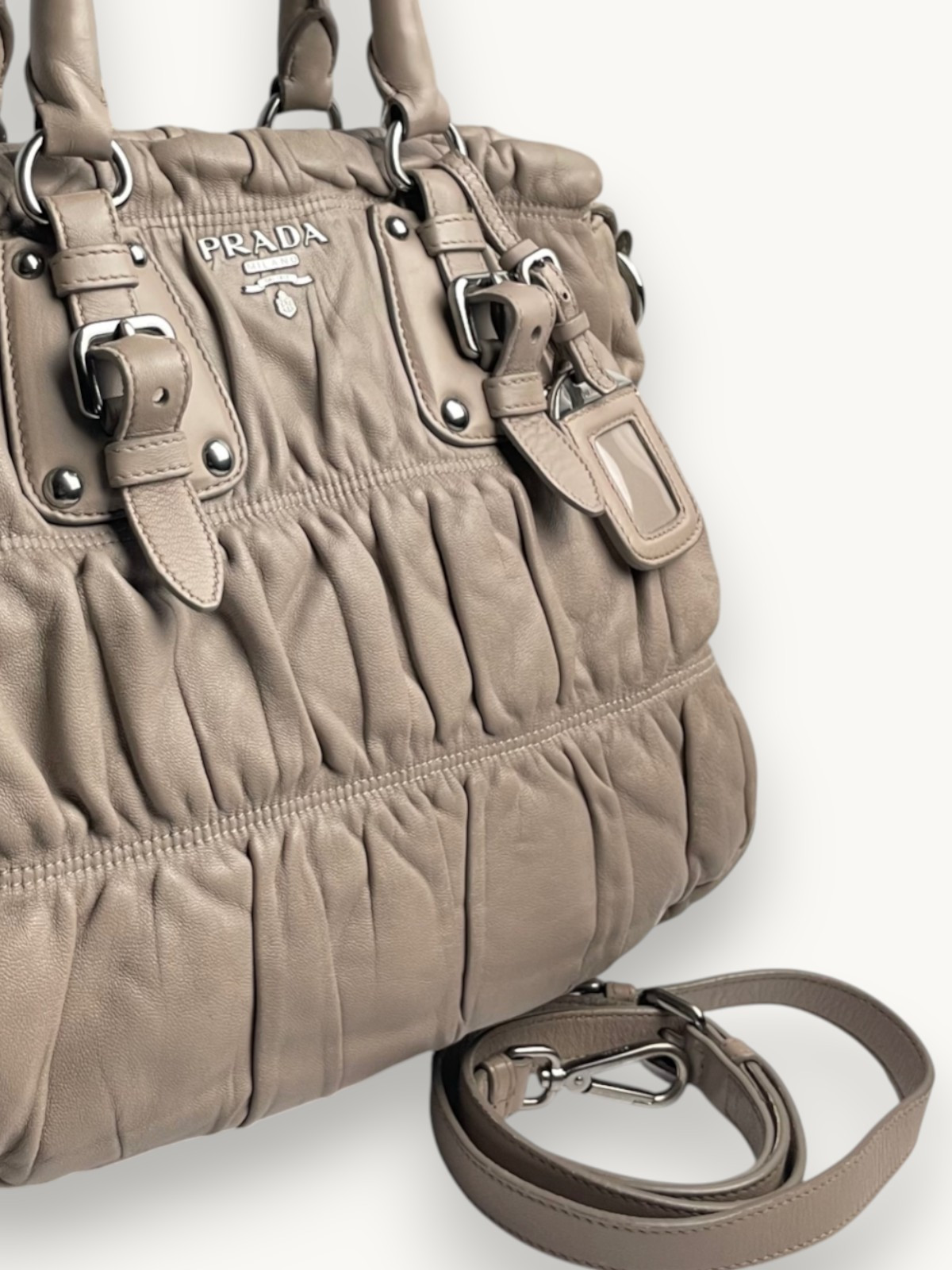 Сумки Prada Gaufre изображение #2