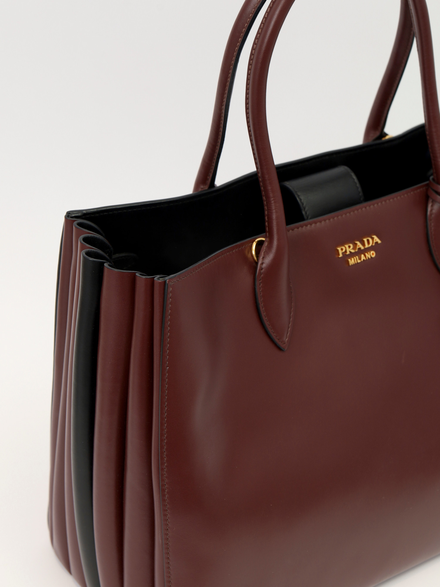 Сумки Prada Bibliotheque изображение #8