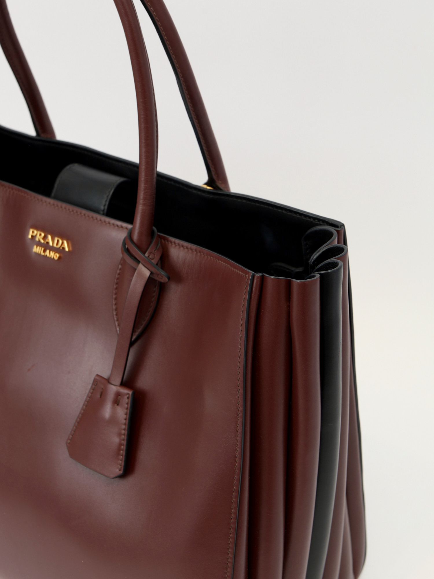 Сумки Prada Bibliotheque изображение #9