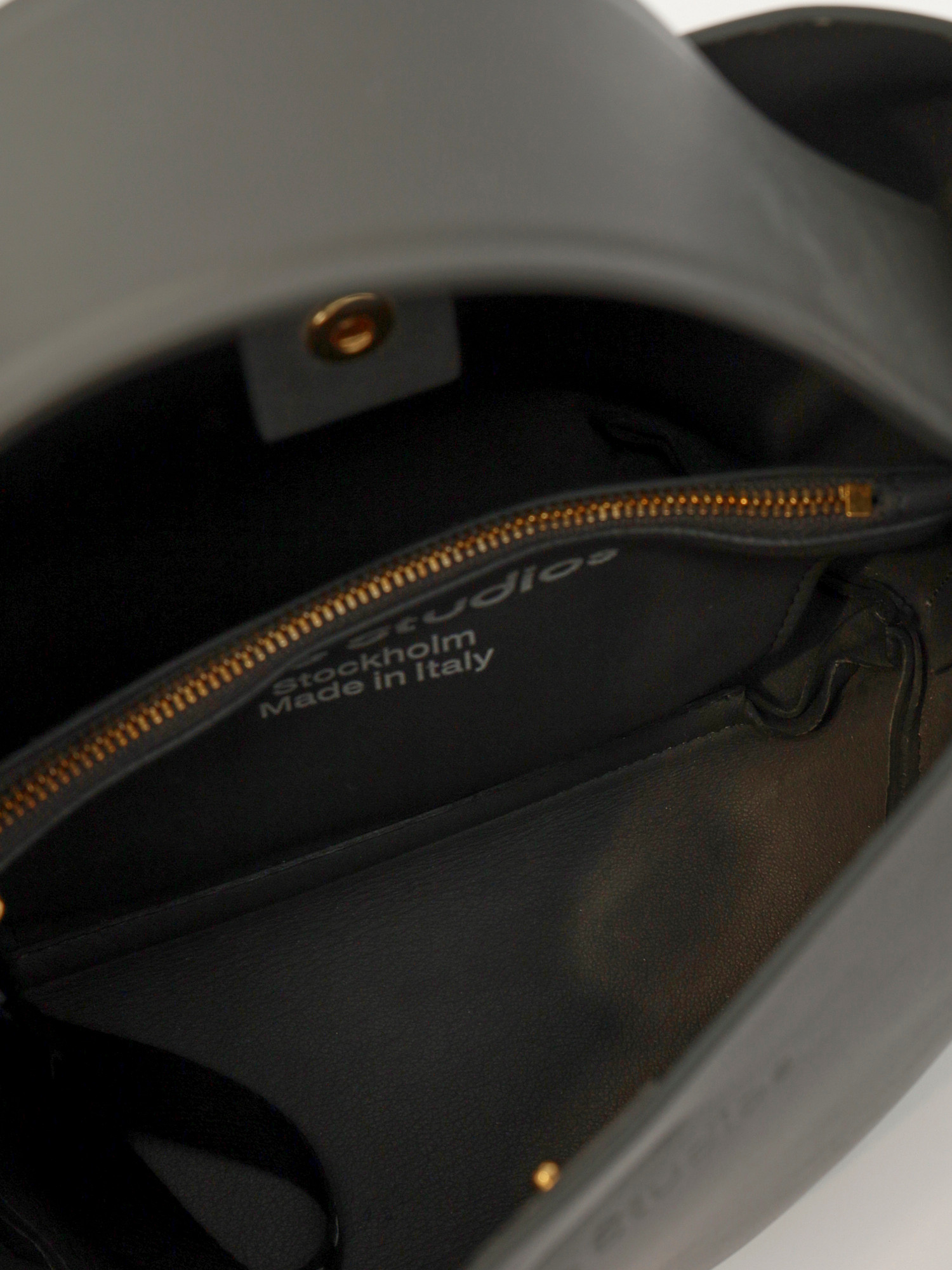 Сумки Acne Studios Musubi изображение #12