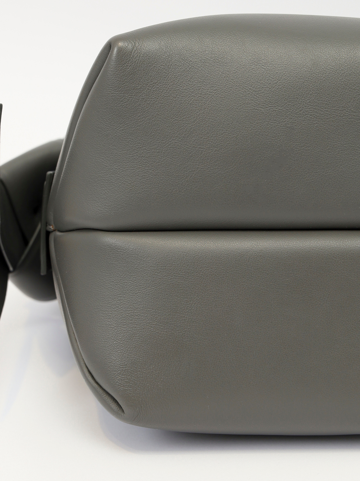 Сумки Acne Studios Musubi изображение #9