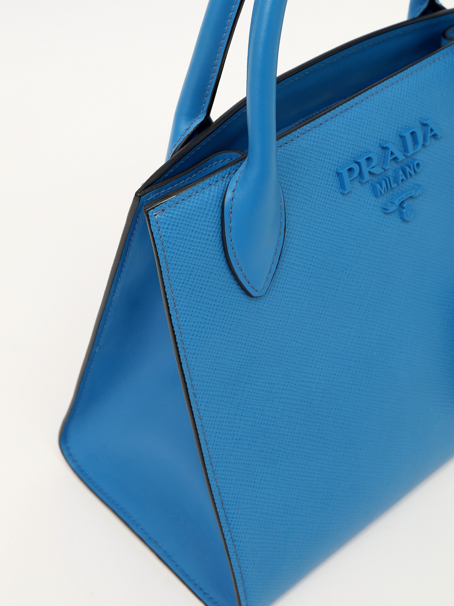 Сумки Prada Monochrome изображение #8