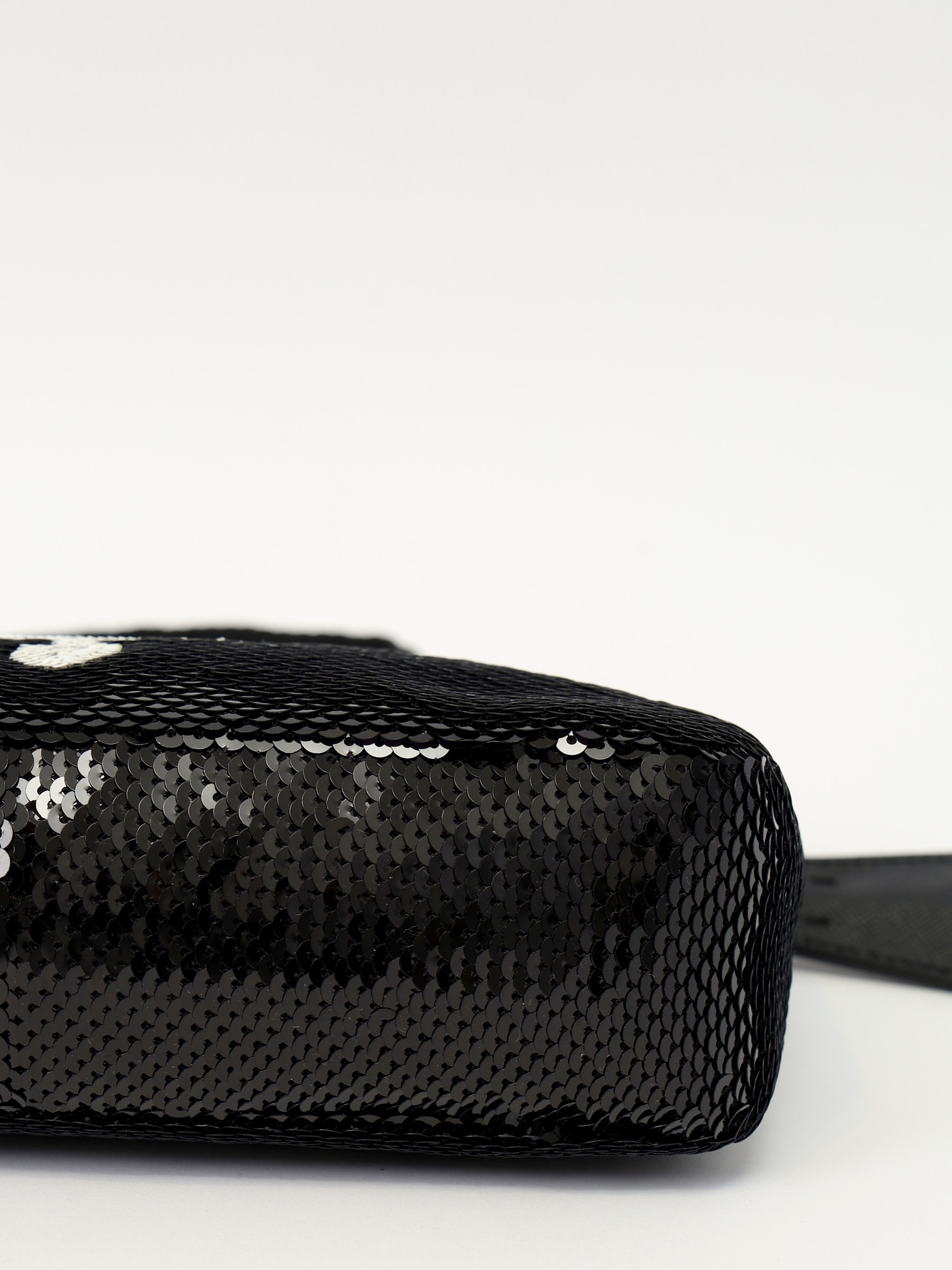 Сумки Prada Re-Edition изображение #10