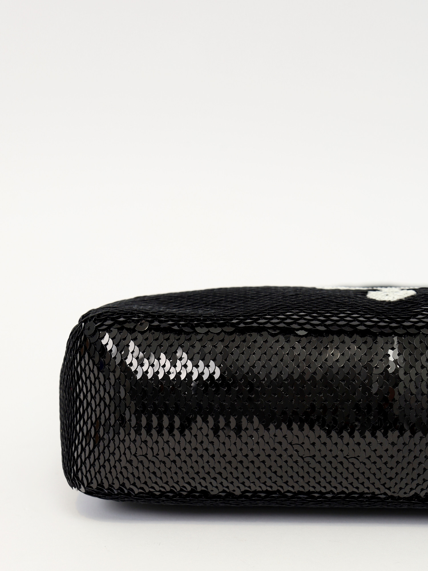 Сумки Prada Re-Edition изображение #9