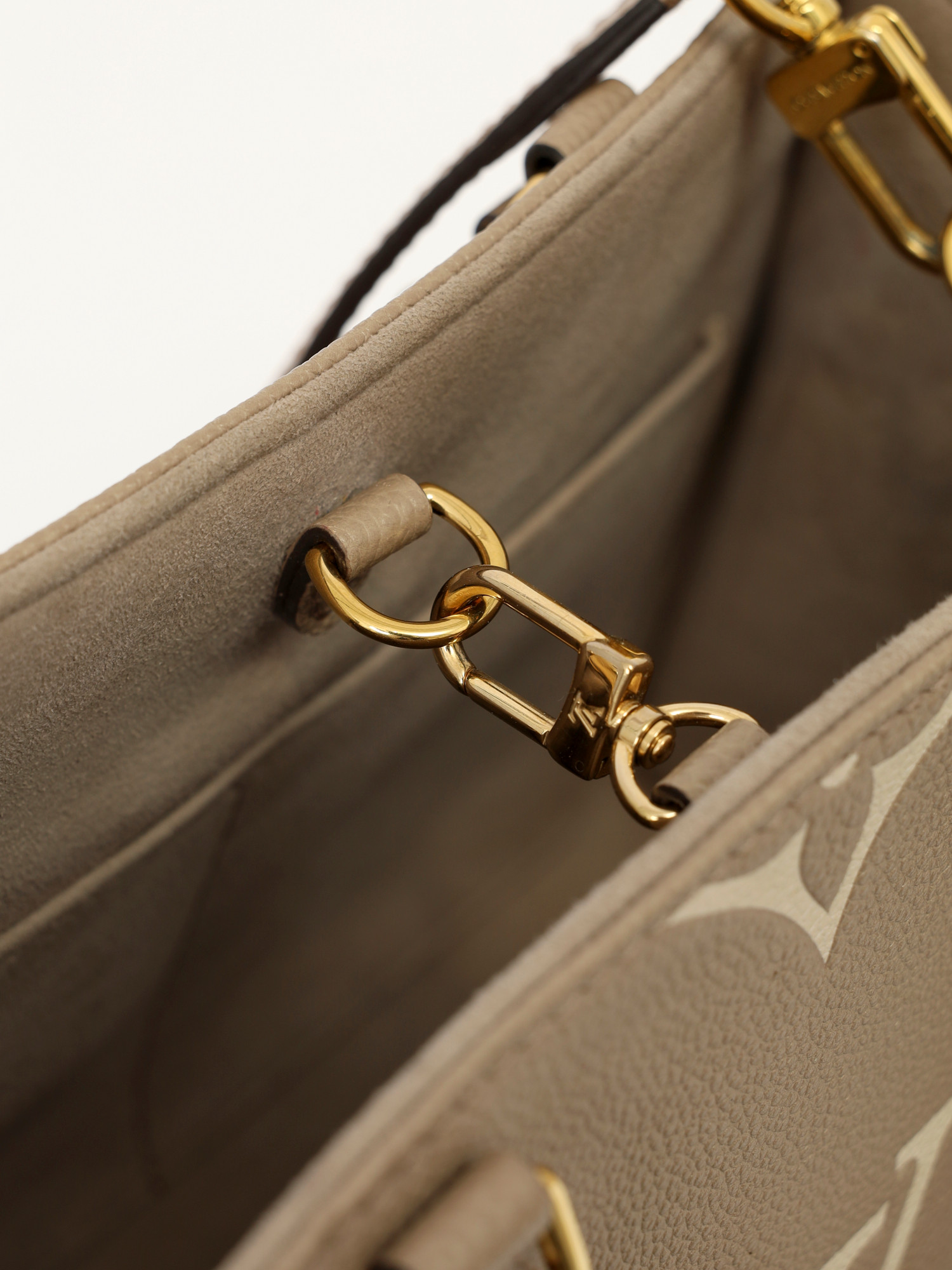 Сумки Louis Vuitton OnTheGo изображение #7