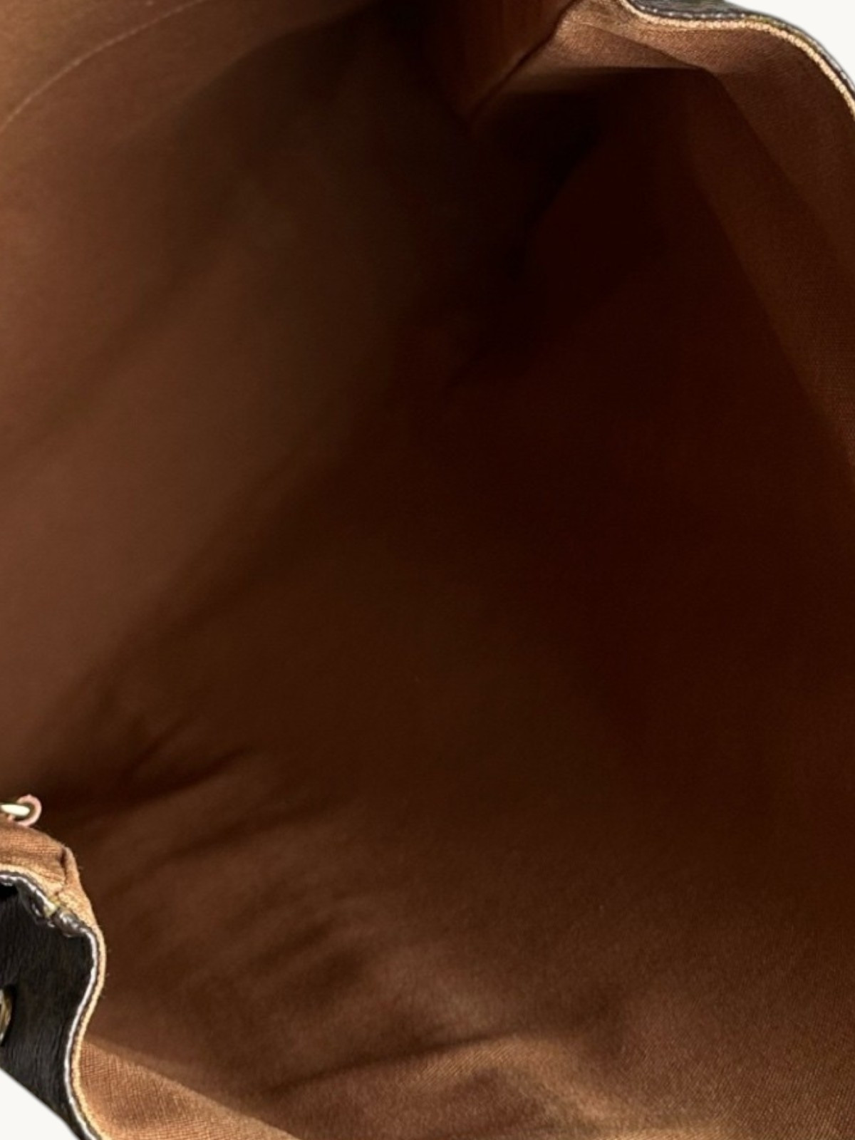 Сумки Louis Vuitton Beaubourg изображение #7