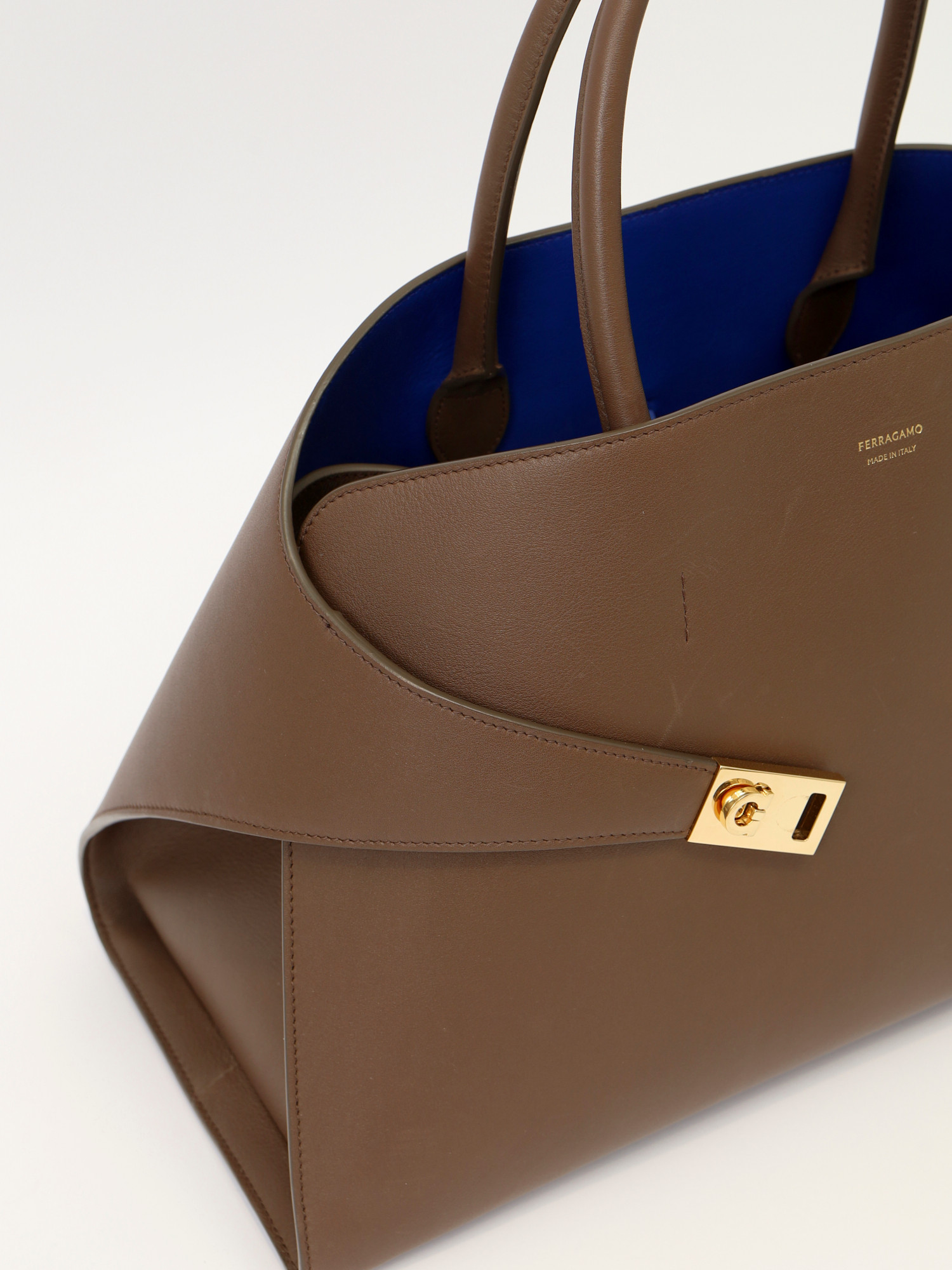 Сумки Salvatore Ferragamo Hug изображение #6