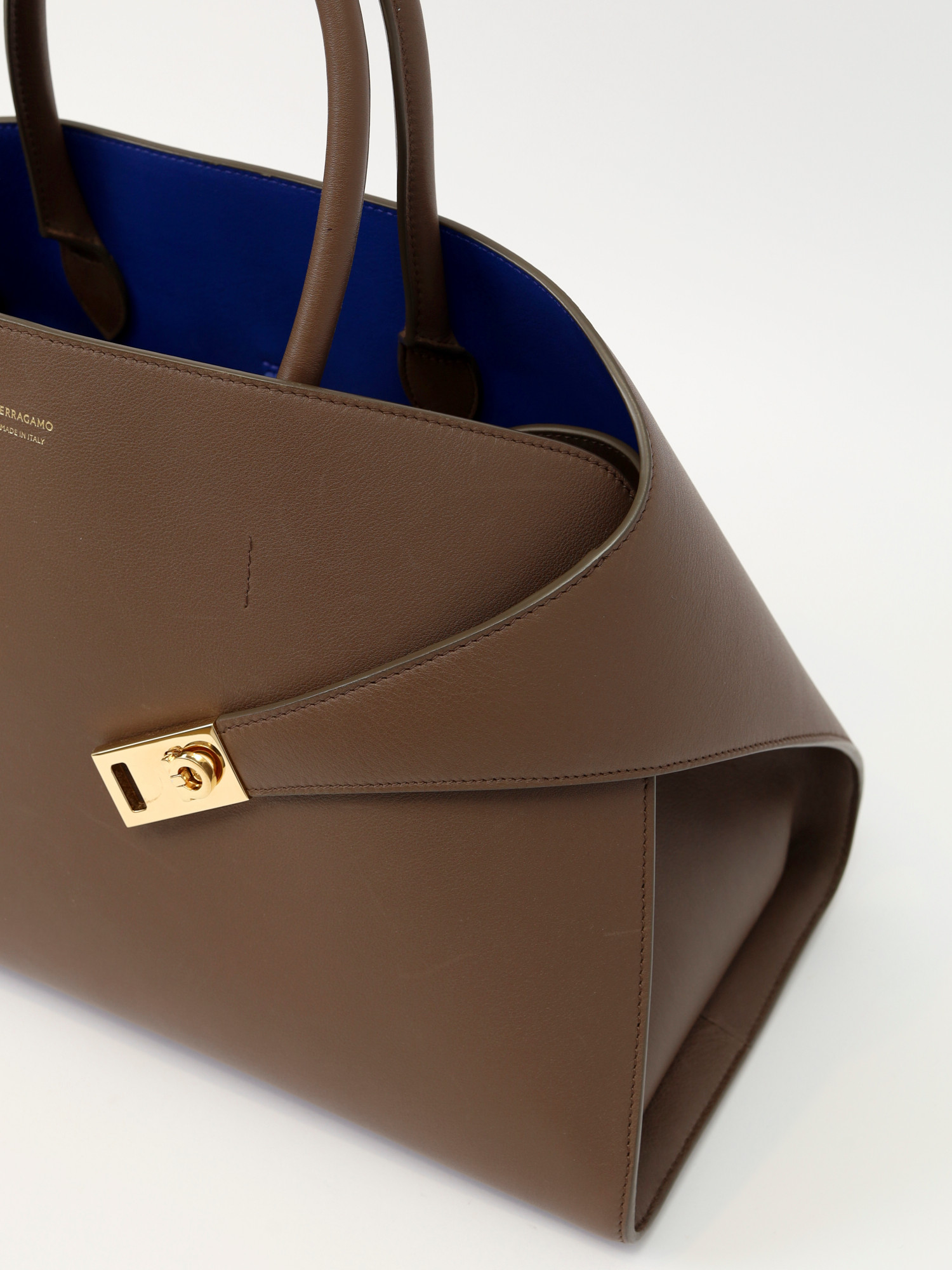 Сумки Salvatore Ferragamo Hug изображение #7